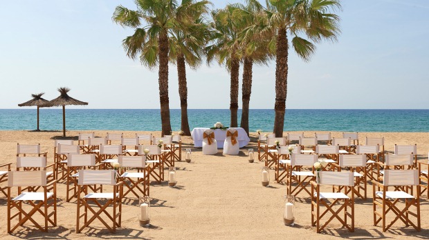 Wedding Ceremony Le Meridien Ra Beach Hotel Spa Beachside Weddings